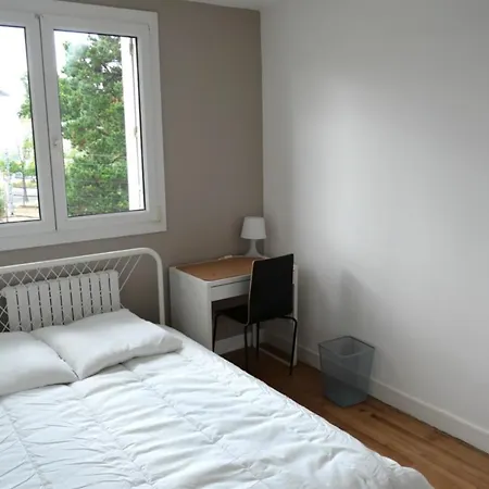 Spacious - Near Train Station