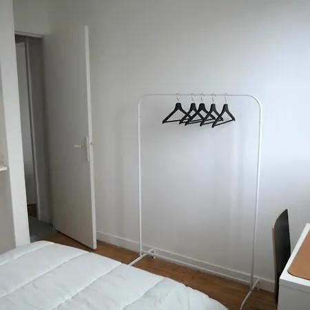 Spacious - Near Train Station * Ναντ